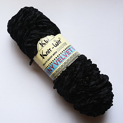 Thin Velvet Yarn Black