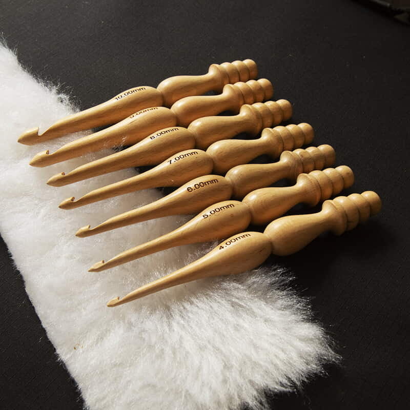Wooden Crochet Hooks Modal 102 Set of 7 Wooden Crochet Hooks Modal 102 Set of 7