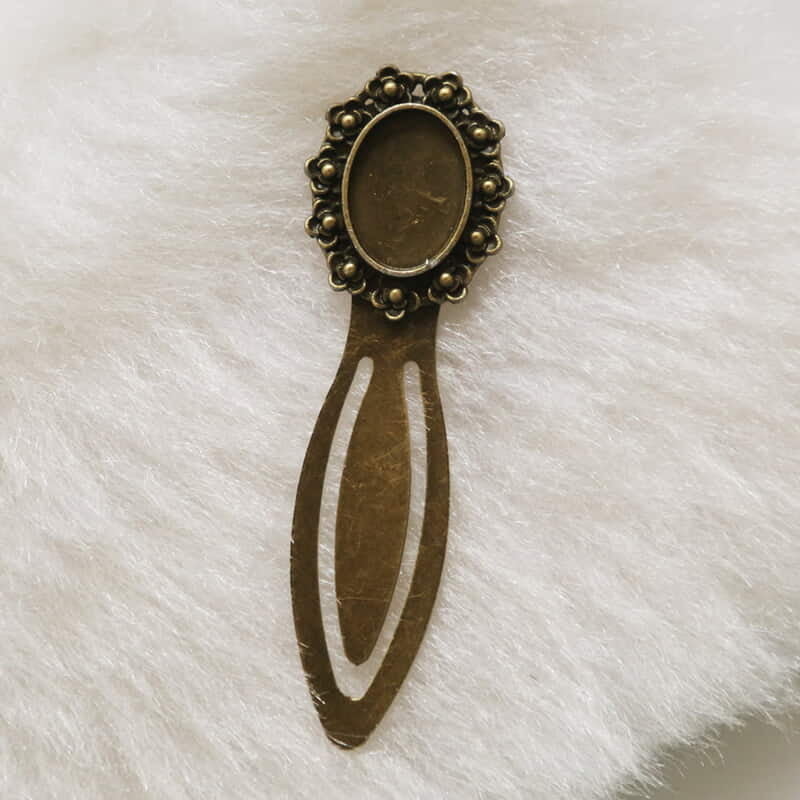 Antique Bronze Book Mark Modal 104 Antique Bronze Book Mark Modal 104
