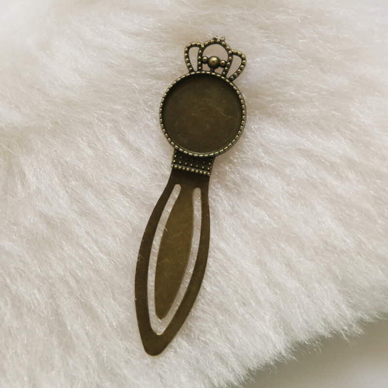 Antique Bronze Book Mark Modal 102 Antique Bronze Book Mark Modal 102