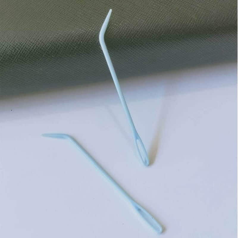 Plastic Needle With Bent Tip Plastic Needle With Bent Tip