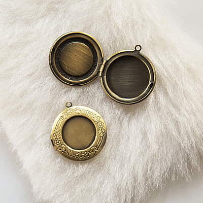 Openable Pendant Antique Bronze
