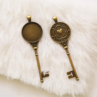 Pendant Antique Bronze Modal 129