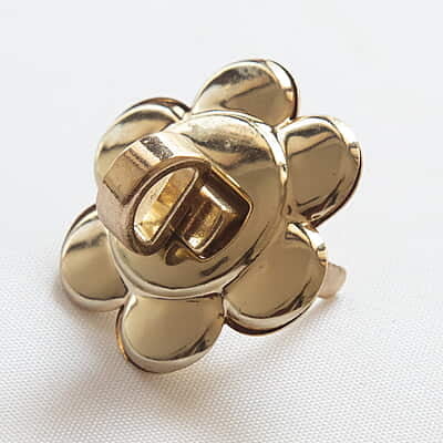 Bag Buckle Gold Flower Design Bag Buckle Gold Flower Design