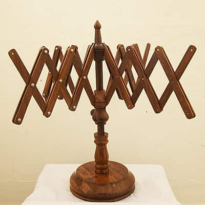 Yarn Swift - Modal 2 Yarn Swift - Modal 2