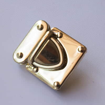 Bag Buckle Gold Modal Four Bag Buckle Gold Modal Four