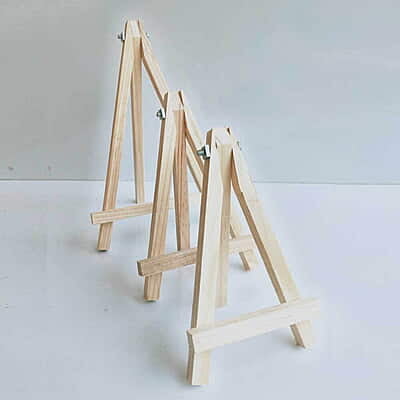 Wooden Easel 7"