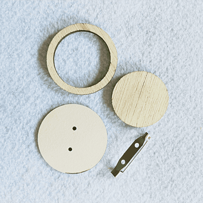 Mini Hoop Brooch Veneer Cream Medium Mini Hoop Brooch Veneer Cream Medium