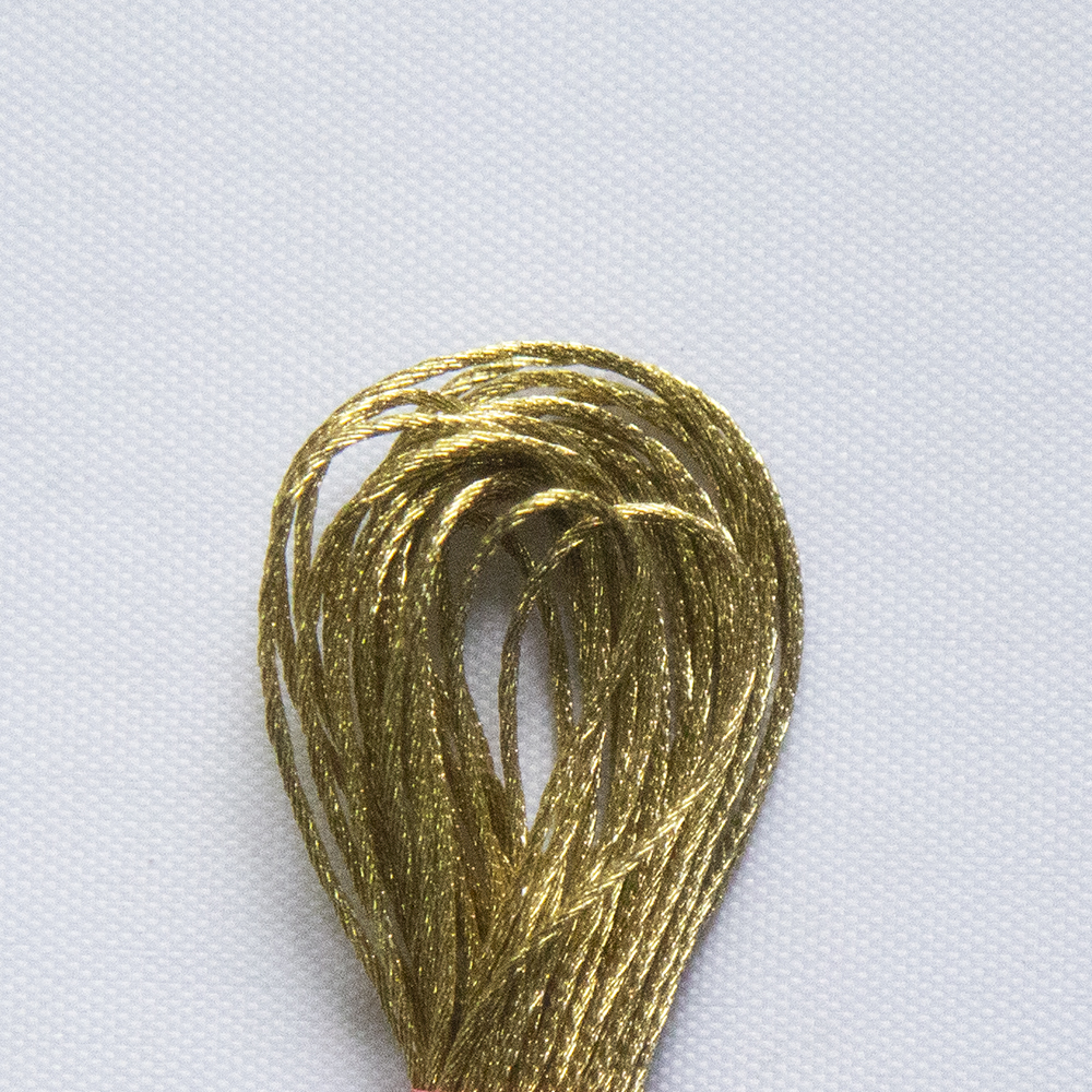 Vardha Embroidery Thread Metallic Lite Gold