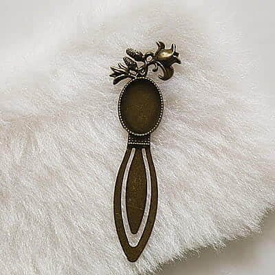 Antique Bronze Book Mark Modal 101 Antique Bronze Book Mark Modal 101