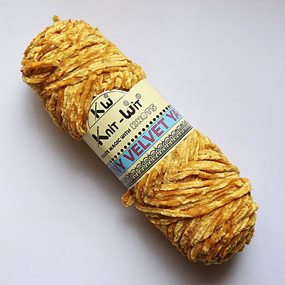 Thin Velvet Yarn 136