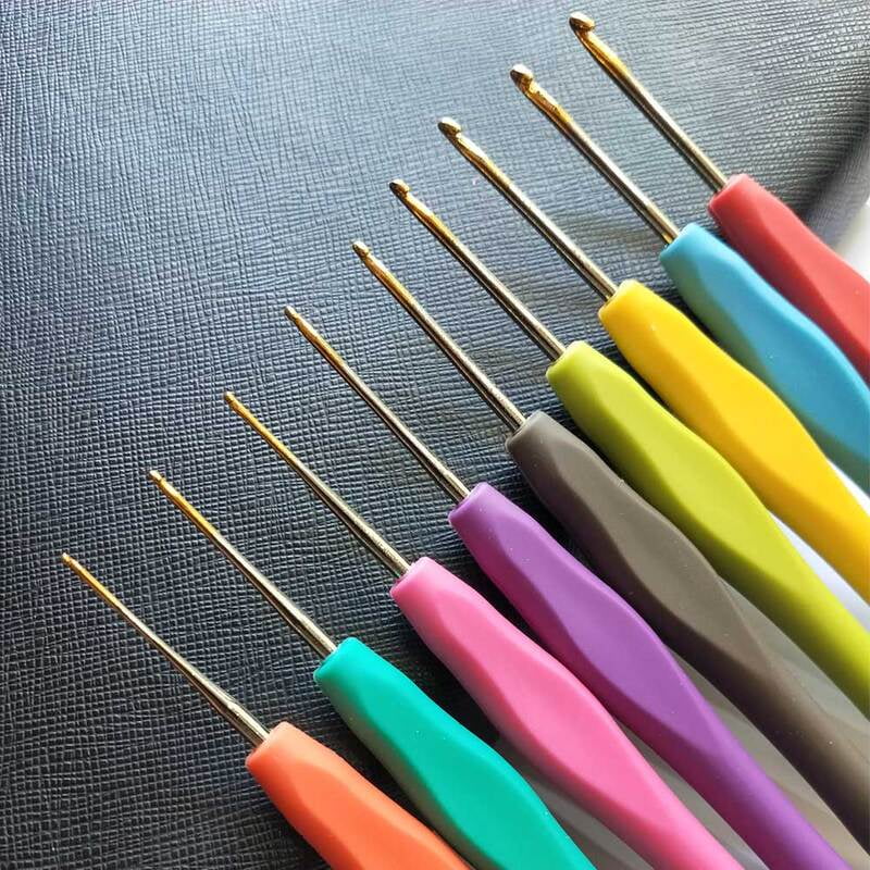 https://www.threadshop.in/product-images/Crochet-Hooks-With-Handle-9-Pcs_2.jpg/305785000012067204/600x600