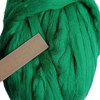 Bulky Finger Knitting Yarn- Green Bulky Finger Knitting Yarn- Green