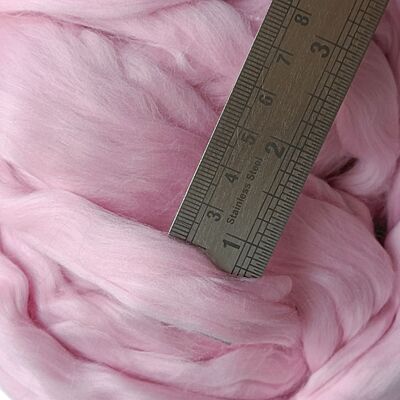 Bulky Finger Knitting Yarn- Pink Bulky Finger Knitting Yarn- Pink