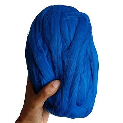 Bulky Finger Knitting Yarn- Blue Bulky Finger Knitting Yarn- Blue